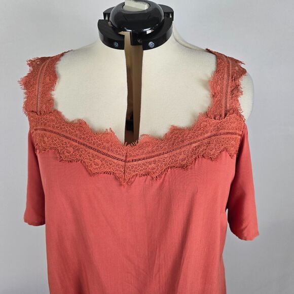 Bloomchic Dress Women's 1X Solid Contrast Lace Cold Shoulder Midi Coral NWT - Picture 2 of 10